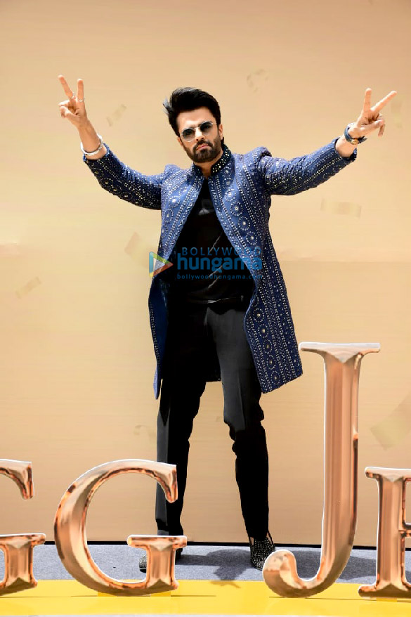 photos varun dhawan kiara advani anil kapoor and neetu kapoor arrive for the trailer launch of their film jugjugg jeeyo 3