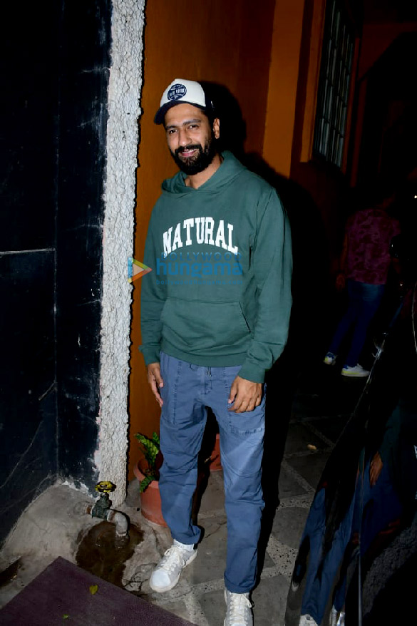 photos vicky kaushal snapped outside a dance class in juhu 2
