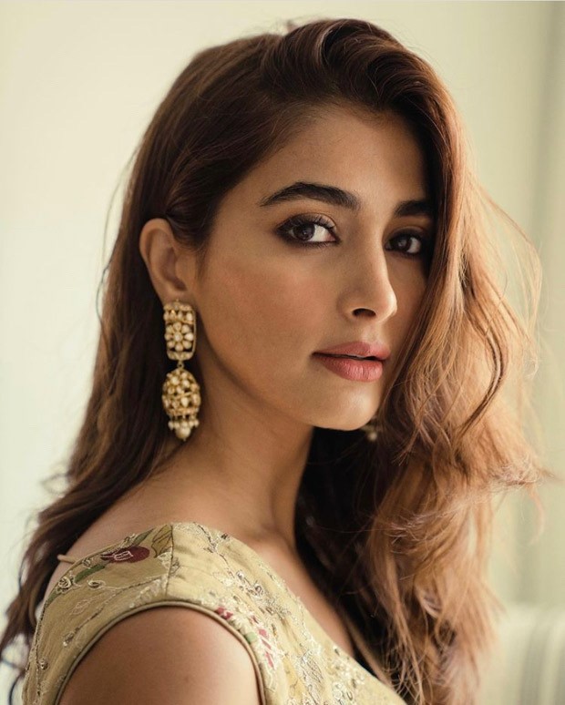 Pooja Hegde is a sight to behold in kalamkari saree and sleeveless blouse worth Rs. 1 lakh