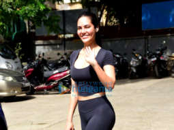 Photos: Esha Gupta snapped in Bandra