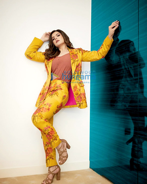 zareen khan 1 22