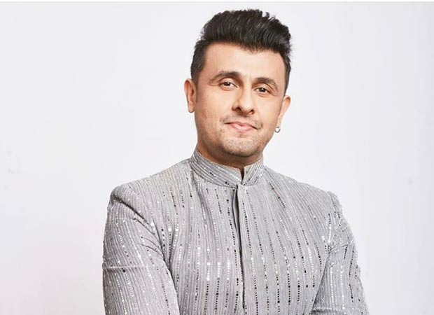 Sonu Nigam reveals an interesting story about Lata Mangeshkar and her fear of performing on stage