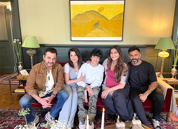 Sonam Kapoor poses with aunt Maheep Kapoor and family; see glimpses of her Notting Hill home with Anand Ahuja