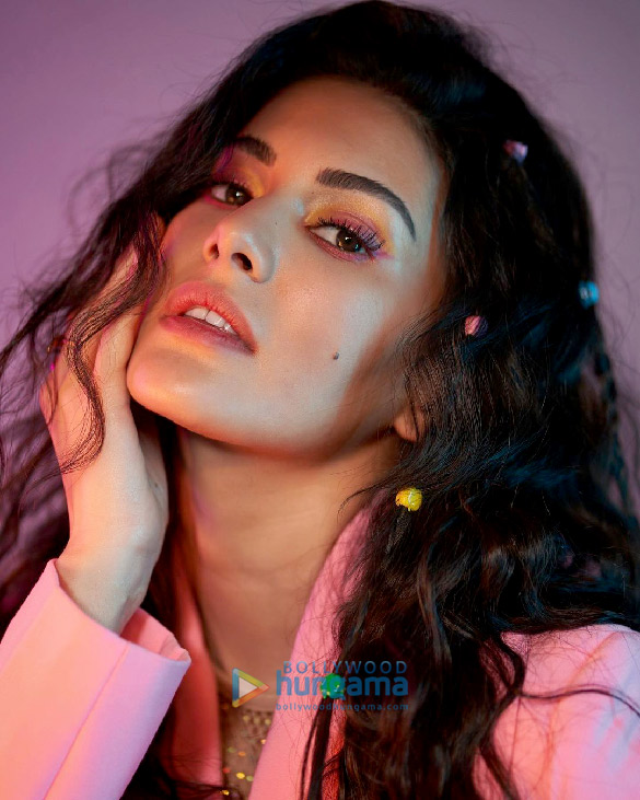 amyra dastur 2 30