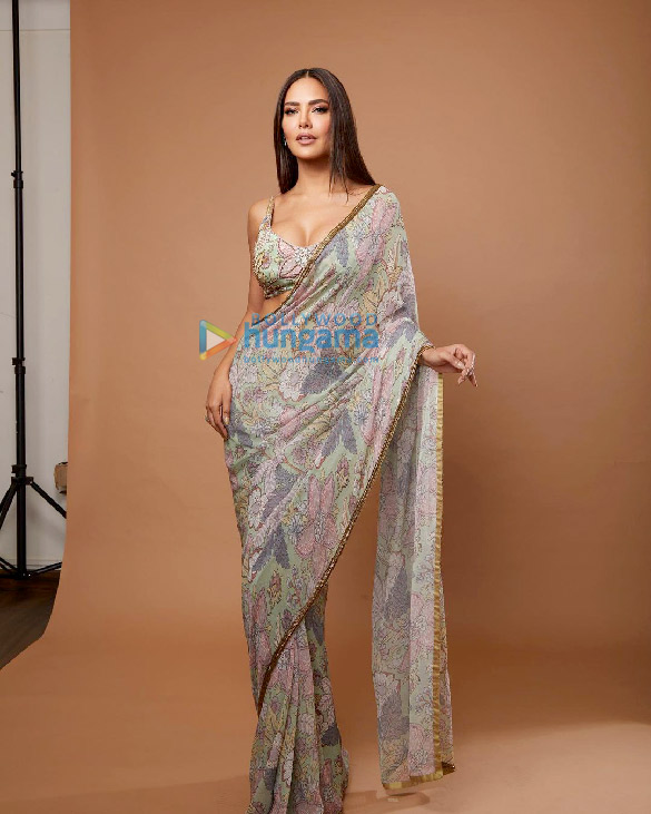 esha gupta 1 43