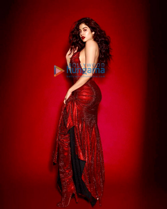 janhvi kapoor 8 19