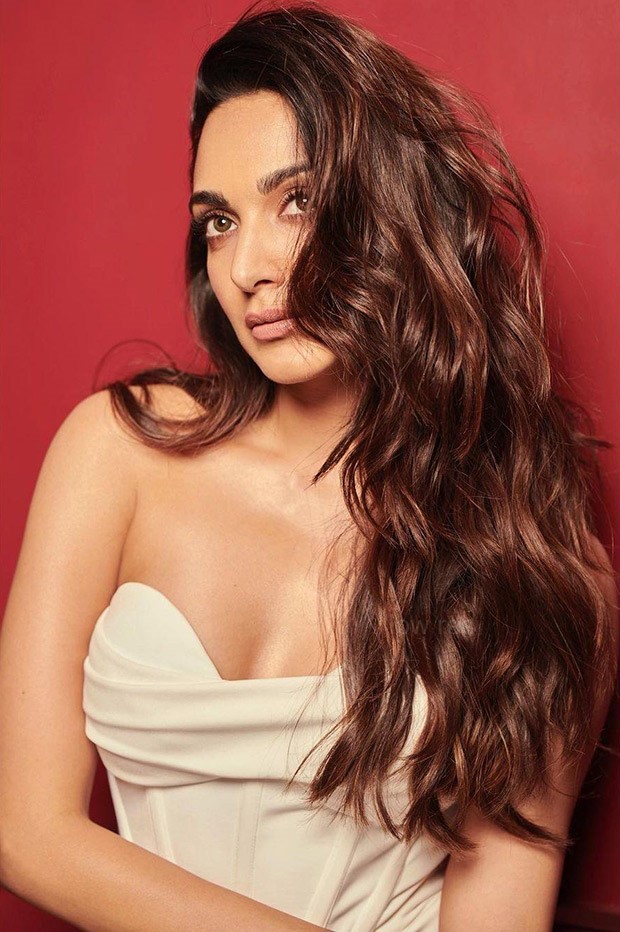 Kiara Advani makes a statement in a white body-con dress worth Rs.18,000 to promote JugJugg Jeeyo Kiara Advani makes a statement in a white body-con dress worth Rs.18,000 to promote JugJugg Jeeyo