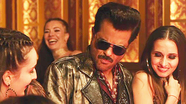 Kya Papa Ji Ko Sacch Mein Pyaar Hua Hai? | JugJugg Jeeyo | Varun Dhawan, Kiara Advani, Anil Kapoor, Neetu Singh Kya Papa Ji Ko Sacch Mein Pyaar Hua Hai? | JugJugg Jeeyo | Varun Dhawan, Kiara Advani, Anil Kapoor, Neetu Singh