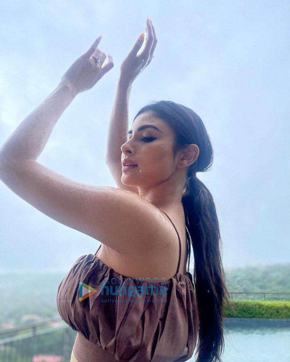 mouni roy 1 134