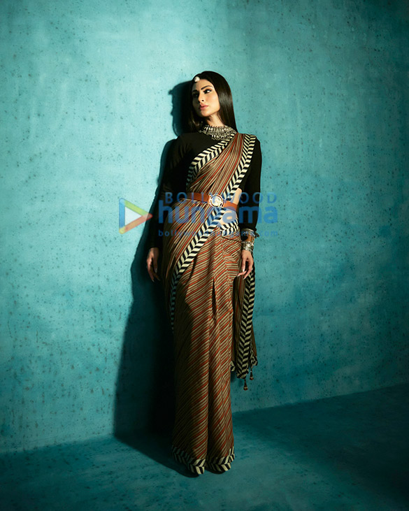 mouni roy 3 97