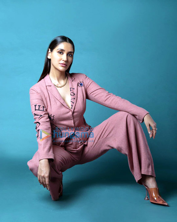 nikita dutta 1 12