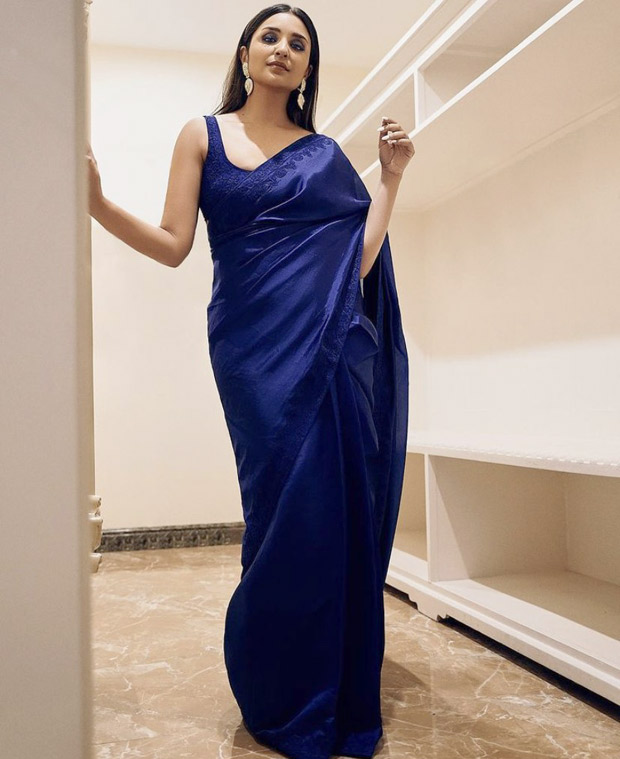 Parineeti Chopra is elegance personified in Manish Malhotra’s indigo-blue saree 
