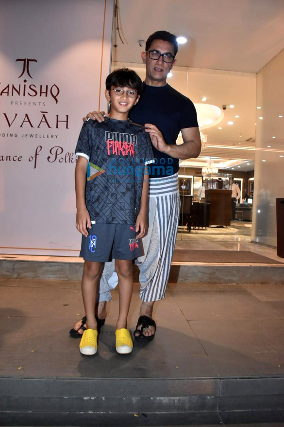photos aamir khan snapped with his son azad rao khan in bandra 1 2