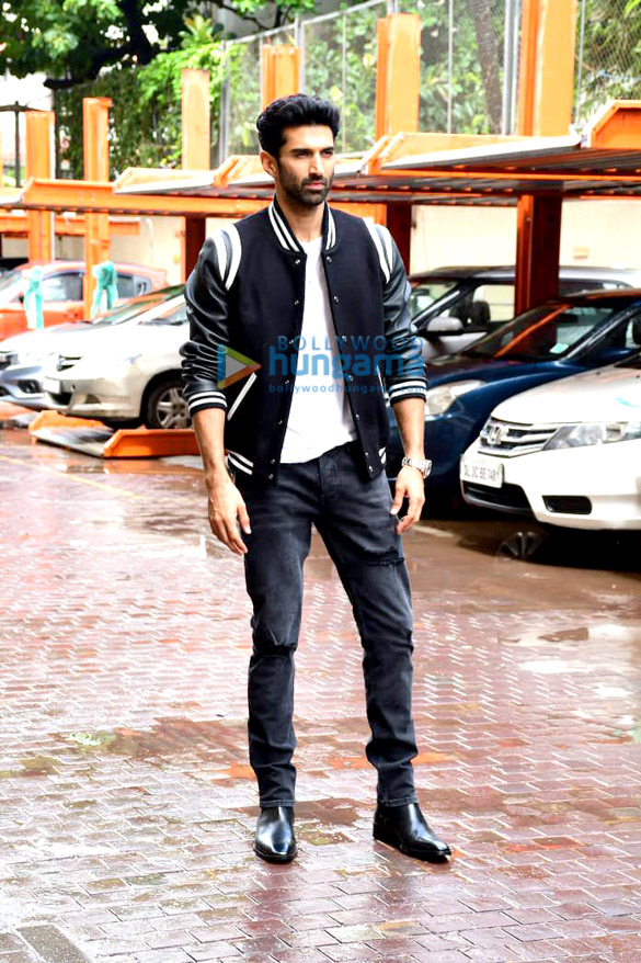 photos aditya roy kapur snapped during the promotions of rashtra kavach om 3 2