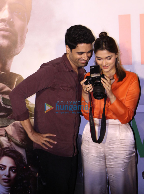 photos adivi sesh and saiee manjrekar snapped during major promotions in mumbai 009 4