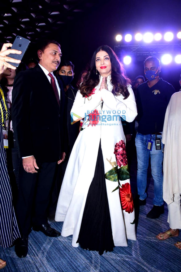 photos aishwarya rai bachchan snapped at the inauguration of the 80th annual all india ophthalmological conference 2022 4
