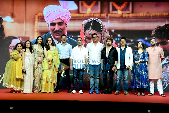 photos akshay kumar and cast of raksha bandhan launch the new track from the film 11 6