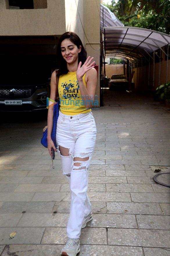 photos ananya panday snapped at a salon in juhu 1