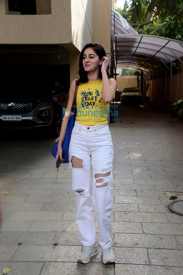 photos ananya panday snapped at a salon in juhu 2