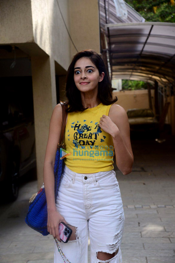photos ananya panday snapped at a salon in juhu 3