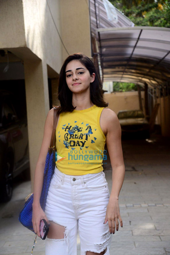 photos ananya panday snapped at a salon in juhu 4