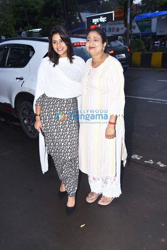 photos anjali arora spotted in andheri 1