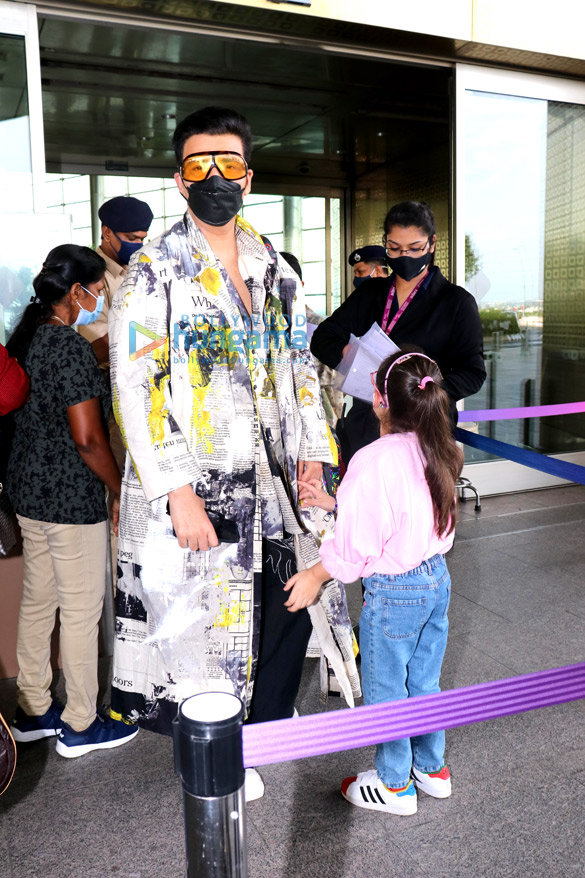 photos esha gupta rakul preet singh karan johar and others snapped at the airport 3