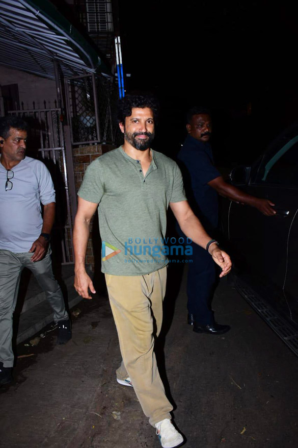 Photos: Farhan Akhtar spotted at a dubbing studio in Bandra