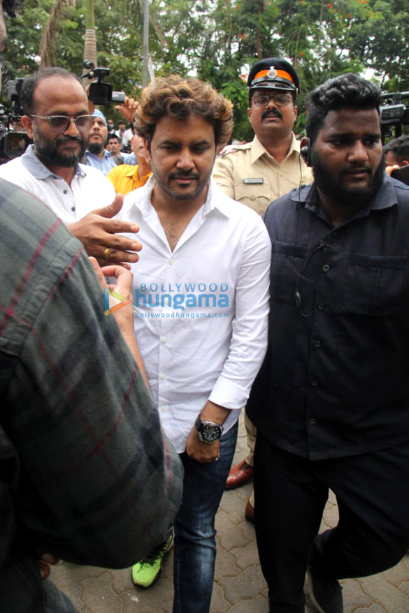 photos hariharan and raghav sachar visit late singer k ks residence 7