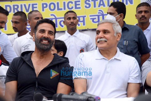 photos hon home minister and akshay kumar attend an event at marine drive 3