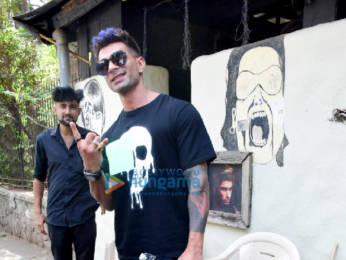 Photos: Karan Singh Grover spotted at salon in Bandra