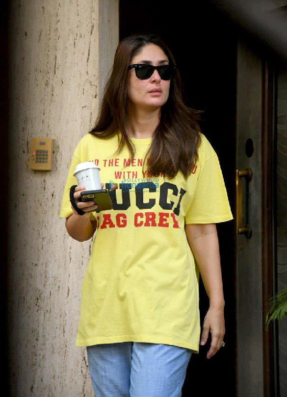 photos kareena kapoor khan spotted in bandra 2 41