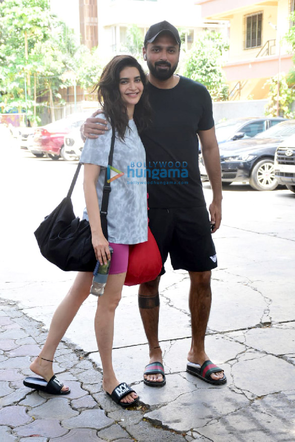 photos karishma tanna and her husband snapped in bandra 4
