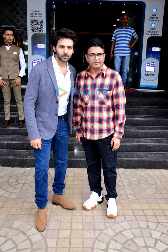 photos kartik aaryan and bhushan kumar host a special screening of bhool bhulaiyaa 2 for the kids of cry foundation 6