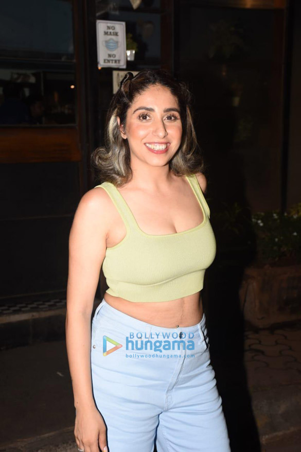 photos neha bhasin snapped at indigo deli in lokhandwala 3