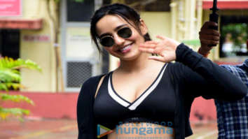 Photos: Neha Sharma spotted in Bandra