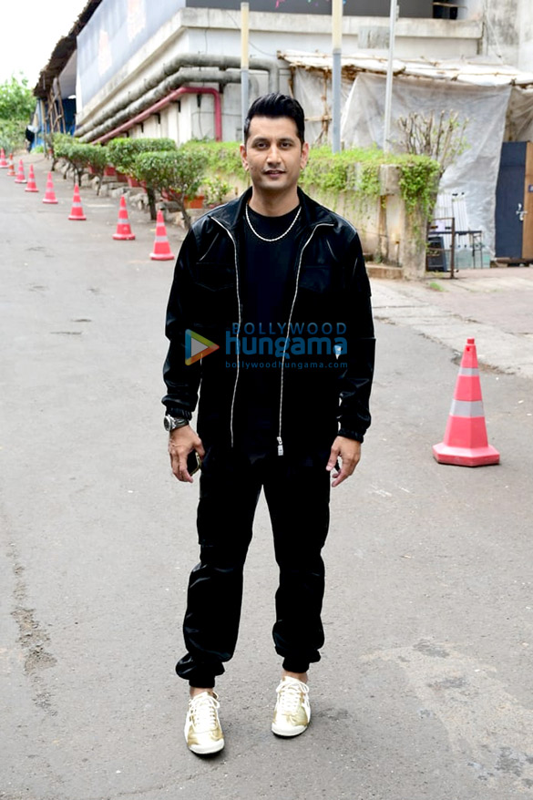 photos nora fatehi karan kundra tejaswi prakash and marzi pestonji snapped on the sets of dance deewane junior 3