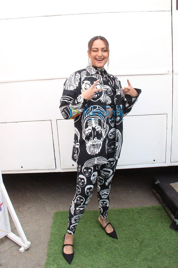 photos nushrratt bharuccha and sonakshi sinha snapped in mehboob studio for the shoot of shilpa shettys show shape of you 2