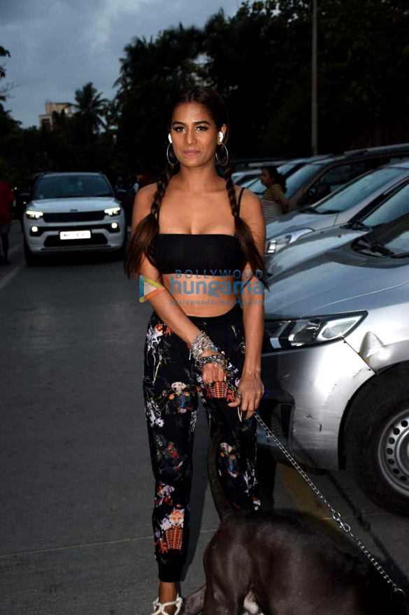 Photos: Poonam Pandey spotted with her pet in Juhu Photos: Poonam Pandey spotted with her pet in Juhu