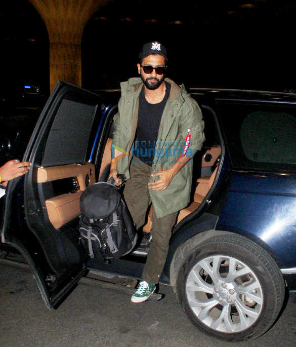 photos ranbir kapoor and vicky kushal snapped at the airport 6
