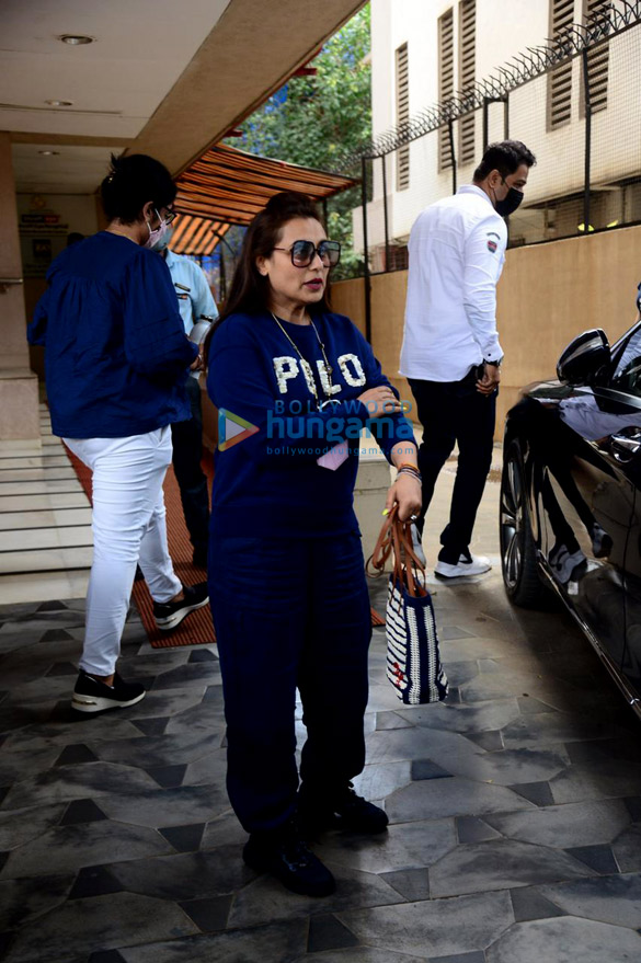 photos rani mukerji snapped in bandra 2 2