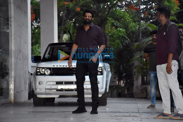 photos saif ali khan prabhas om raut kriti sanon and others snapped at om rauts house party in bandra 4