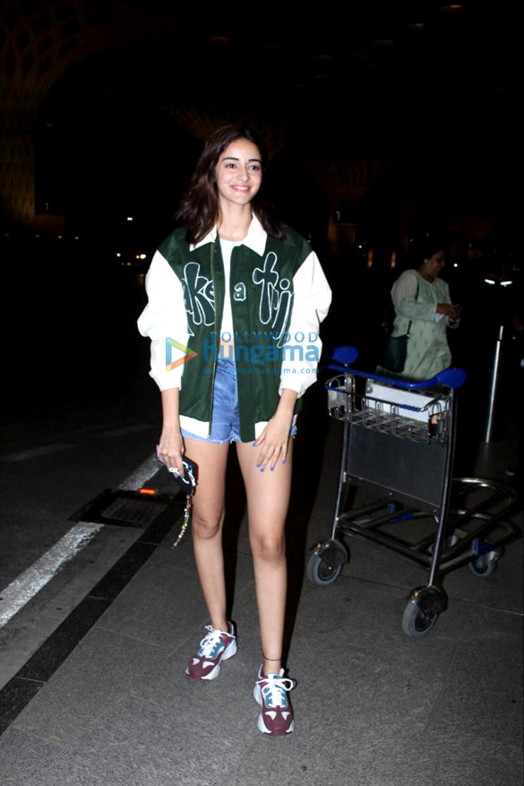 photos salman khan nora fatehi and ananya panday snapped at the airport 1