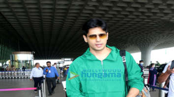Photos: Sidharth Malhotra, Tusshar Kapoor and Vidyut Jammwal snapped at the airport