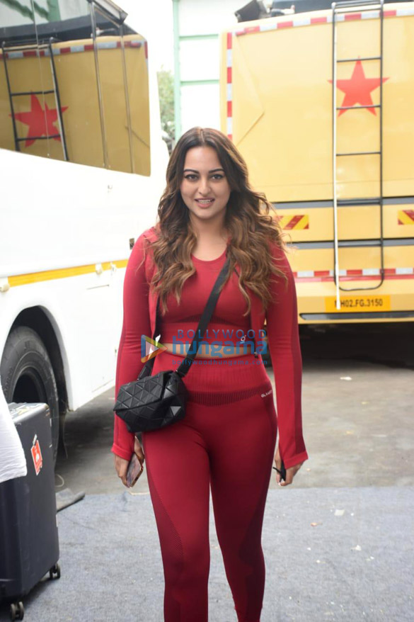 photos sonakshi sinha spotted at film city 1