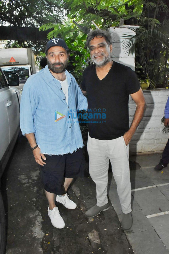 photos sunny deol snapped outside r balkis office in bandra 2