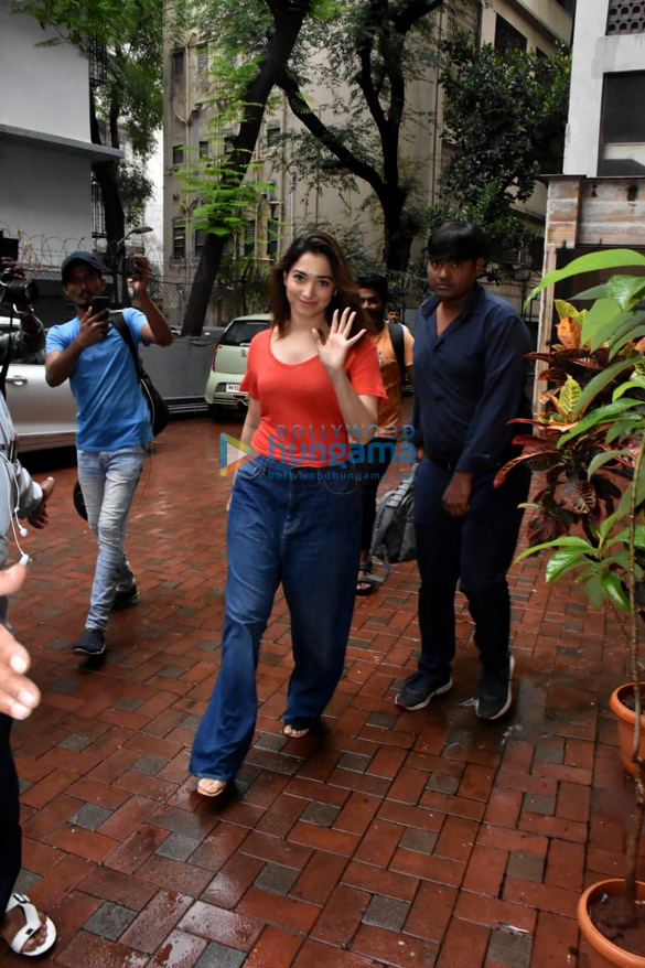 photos tamannaah bhatia snapped in bandra 5