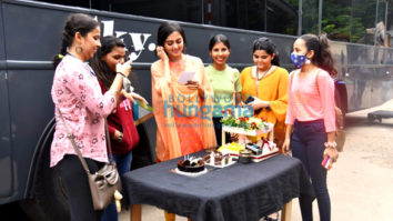 Photos: Tejaswwi Prakash cuts a cake with her fans ahead of her birthday
