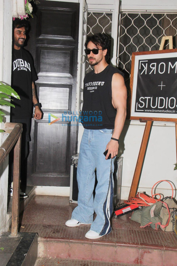 photos tiger shroff and shashank khaitan snapped outside krome studio in bandra 1
