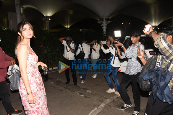 photos urfi javed manisha koirala and shilpa shetty snapped at the airport 12 3
